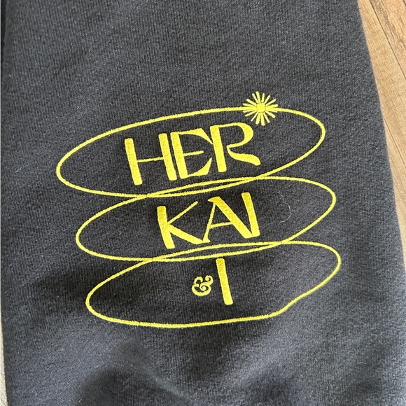 Her Kai & I - BOUNDLESS IN DIVINITY JOGGERS - BLACK BEAUTY ($110 new) - Picture 3 of 9